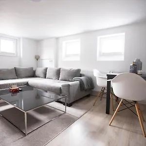 Apartment 80qm - 4 - Private Parking - Keller-basement - Mallibase