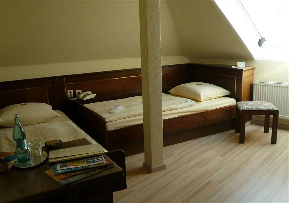 Hotel Am Wilhelmsplatz Stuttgart 3*,